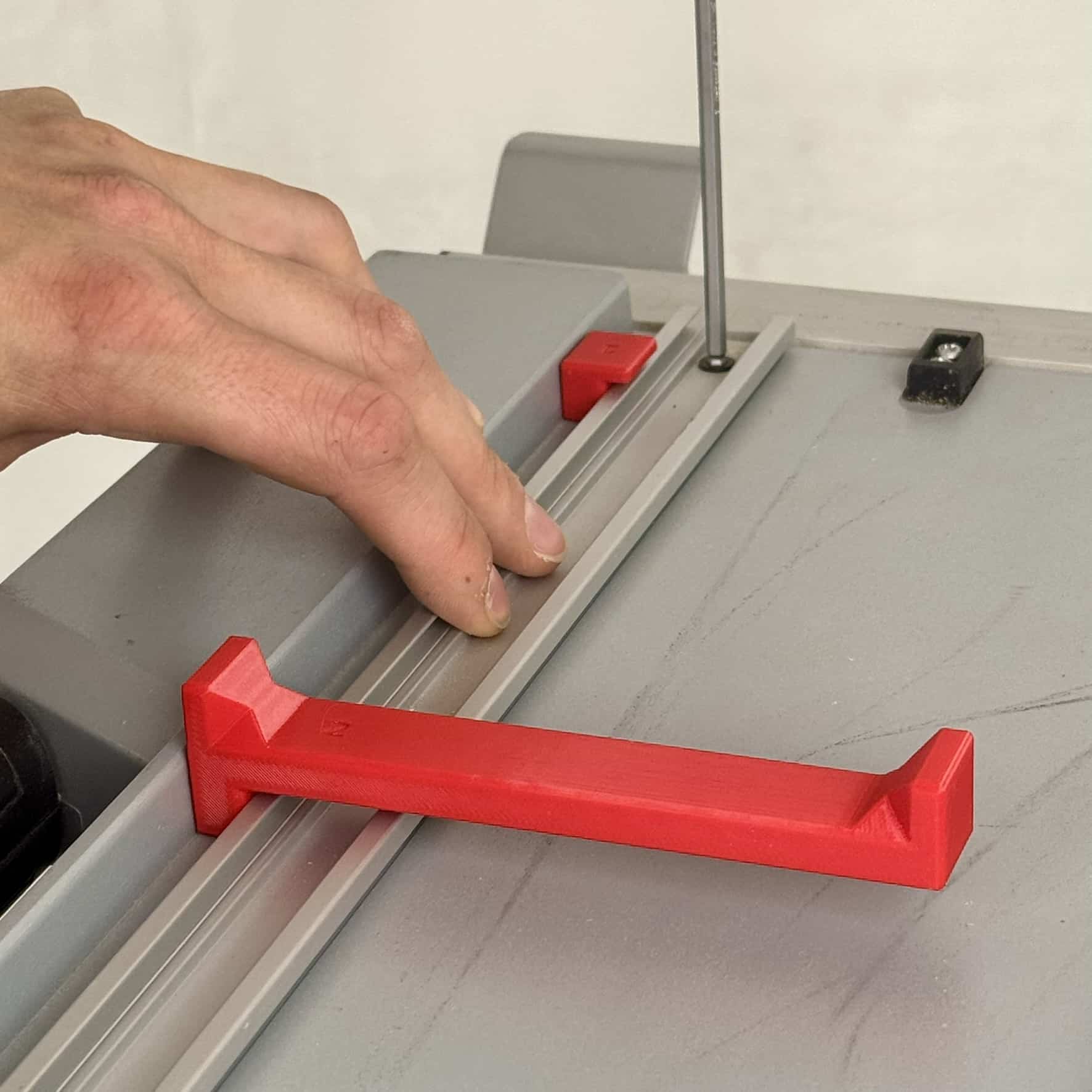 Adjustment aid for Bosch GTS 10XC sliding carriage