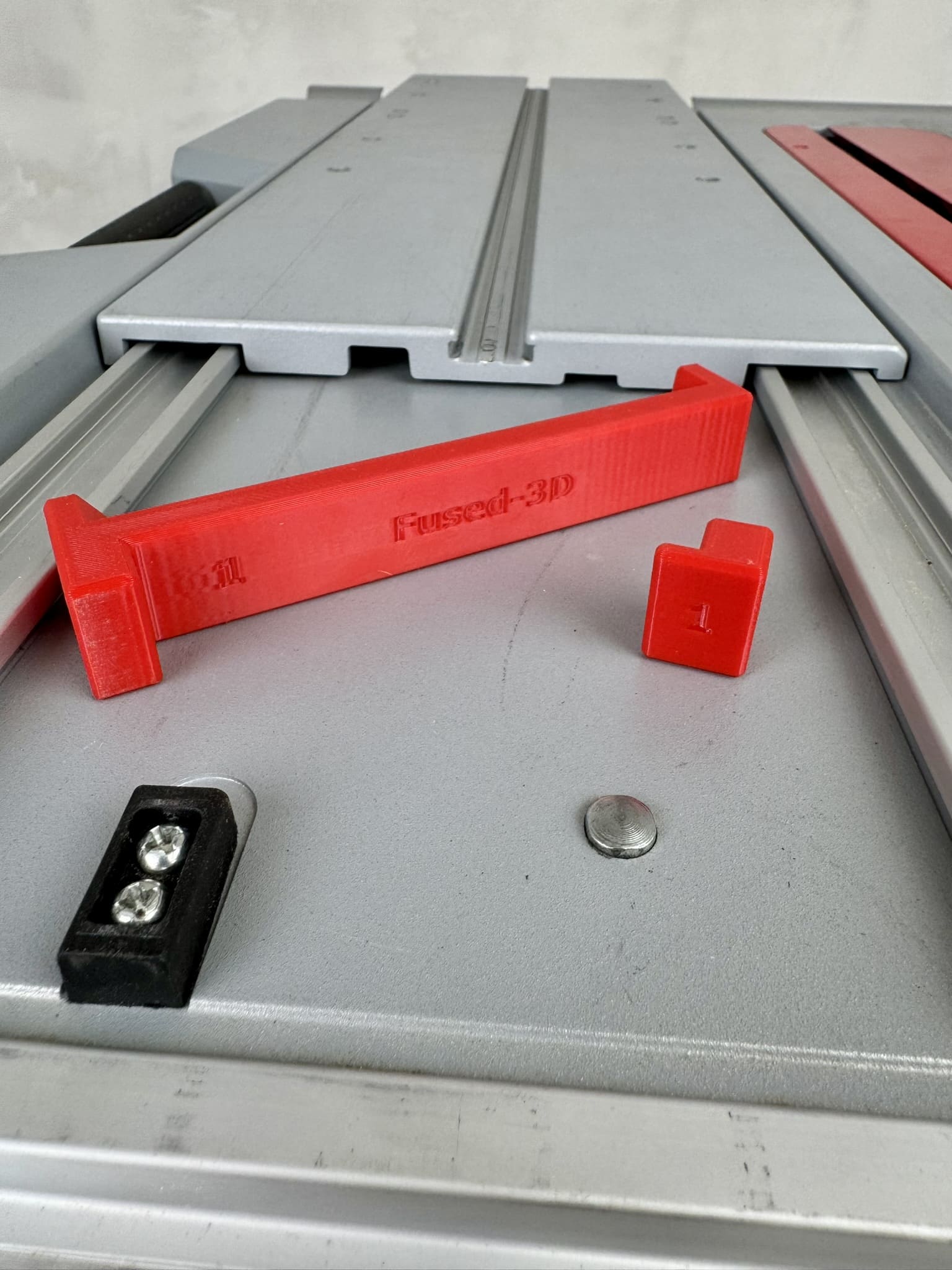 Adjustment aid for Bosch GTS 10XC sliding carriage