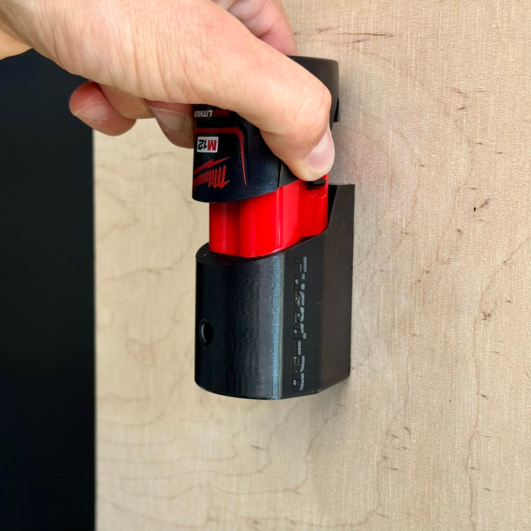 Milwaukee 12V Akkuhalter - Akkudock M12 Wandhalterung