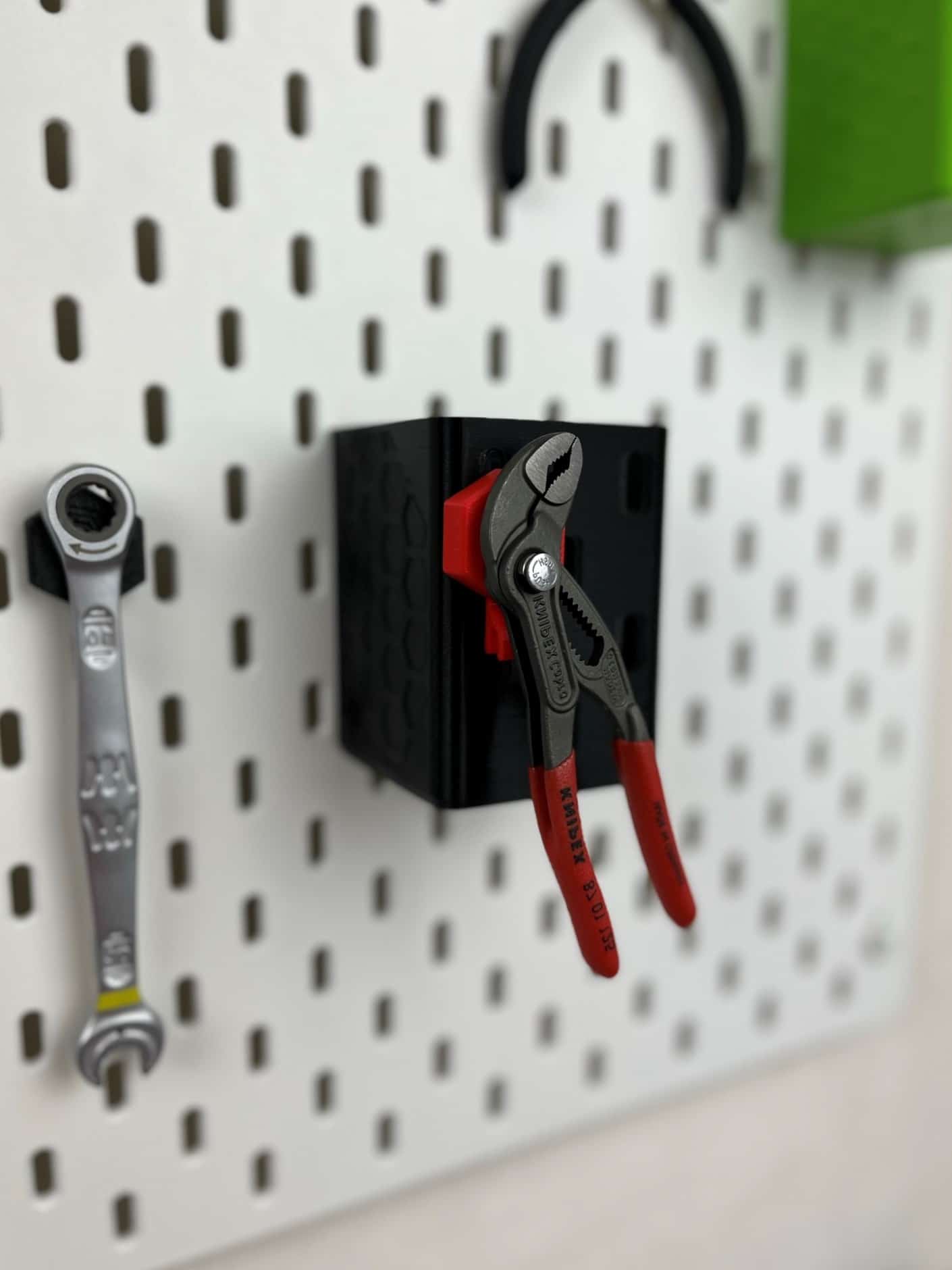 Con el pin magnético SKAFUS tu Ikea Skadis se vuelve magnético!